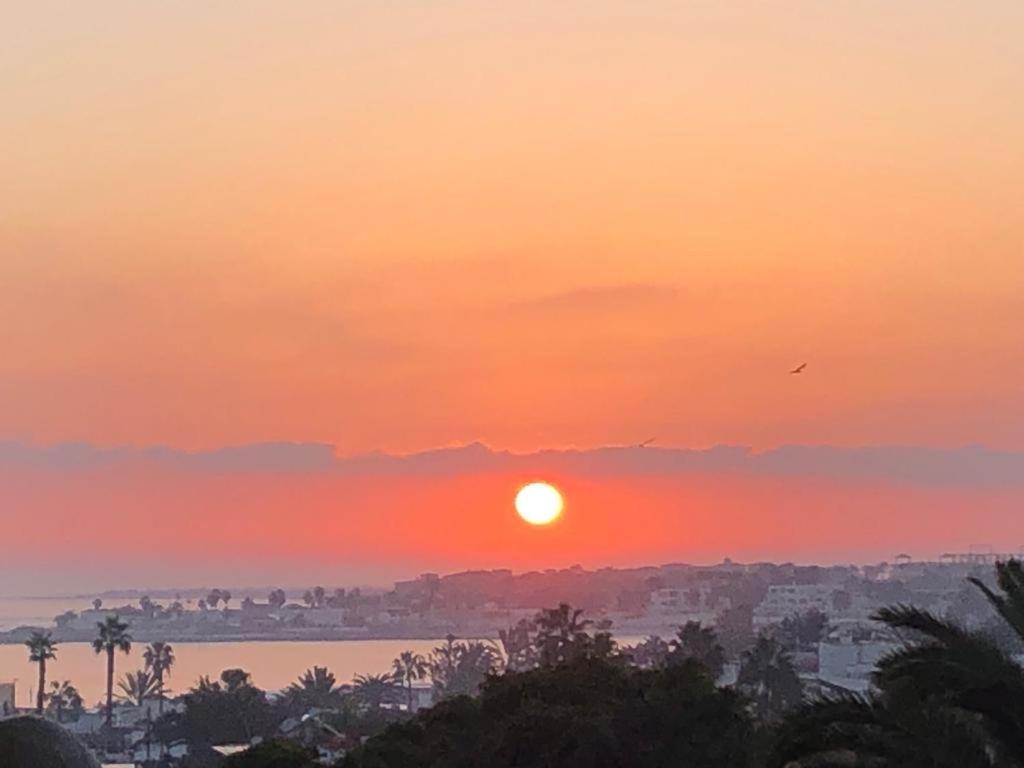 Sunrise Apartament *
