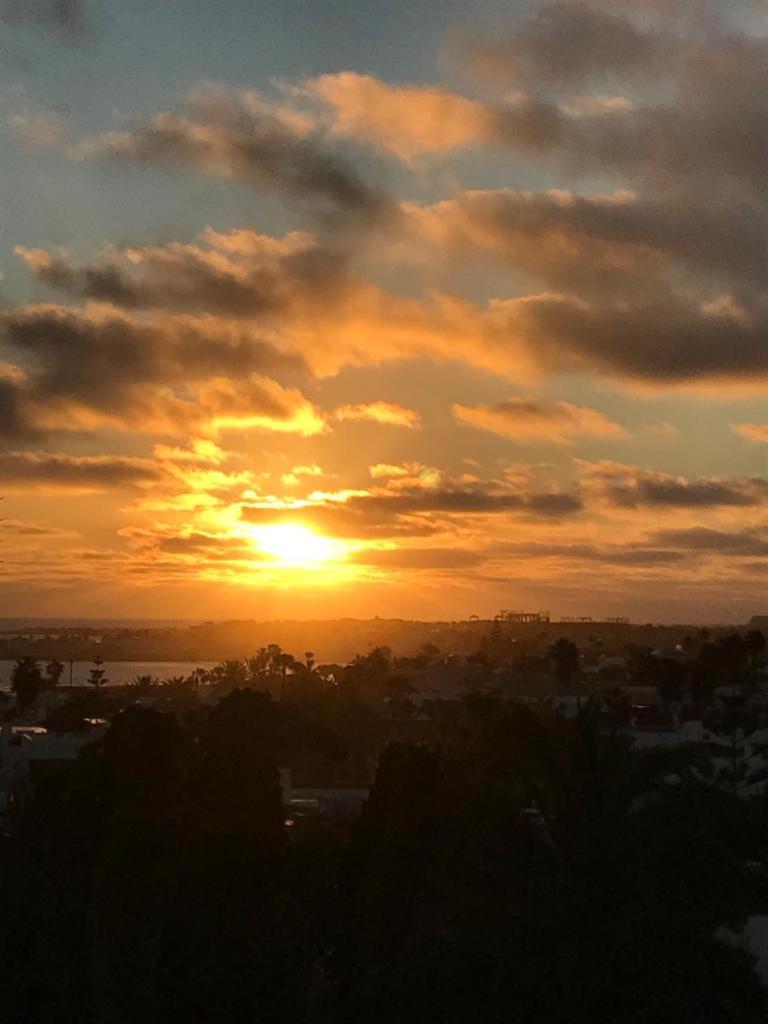 Sunrise Apartament *
